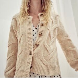 Madewell beige cozy cable-knit cardigan. Button front, baggy fit, luxe material.
